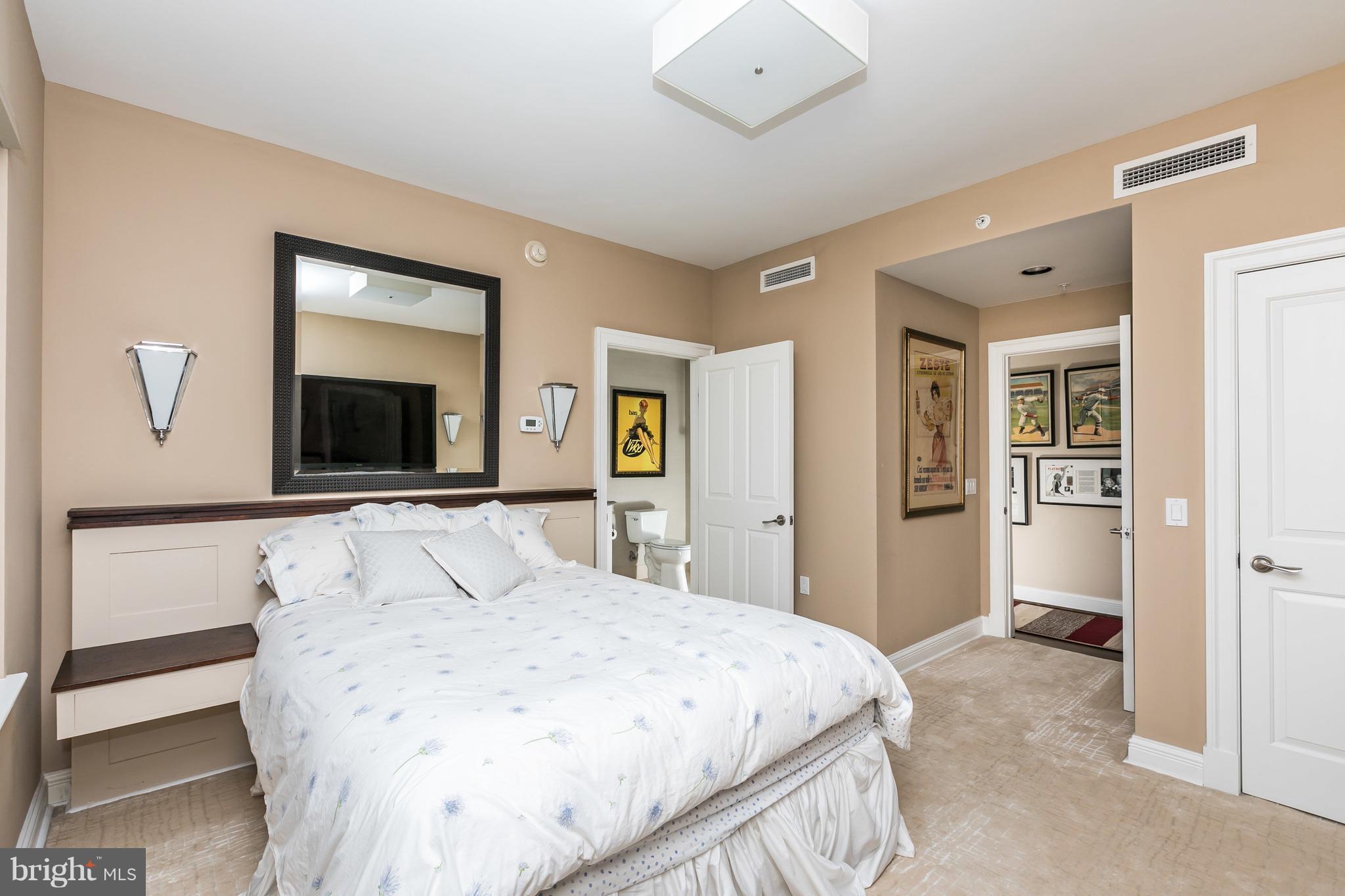 THE RITZ-CARLTON RESIDENCES - Residential