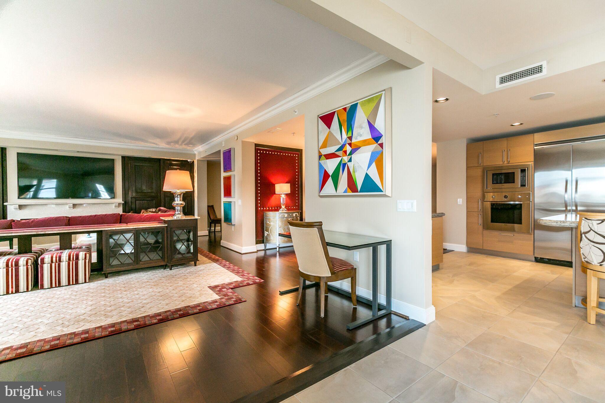 THE RITZ-CARLTON RESIDENCES - Residential