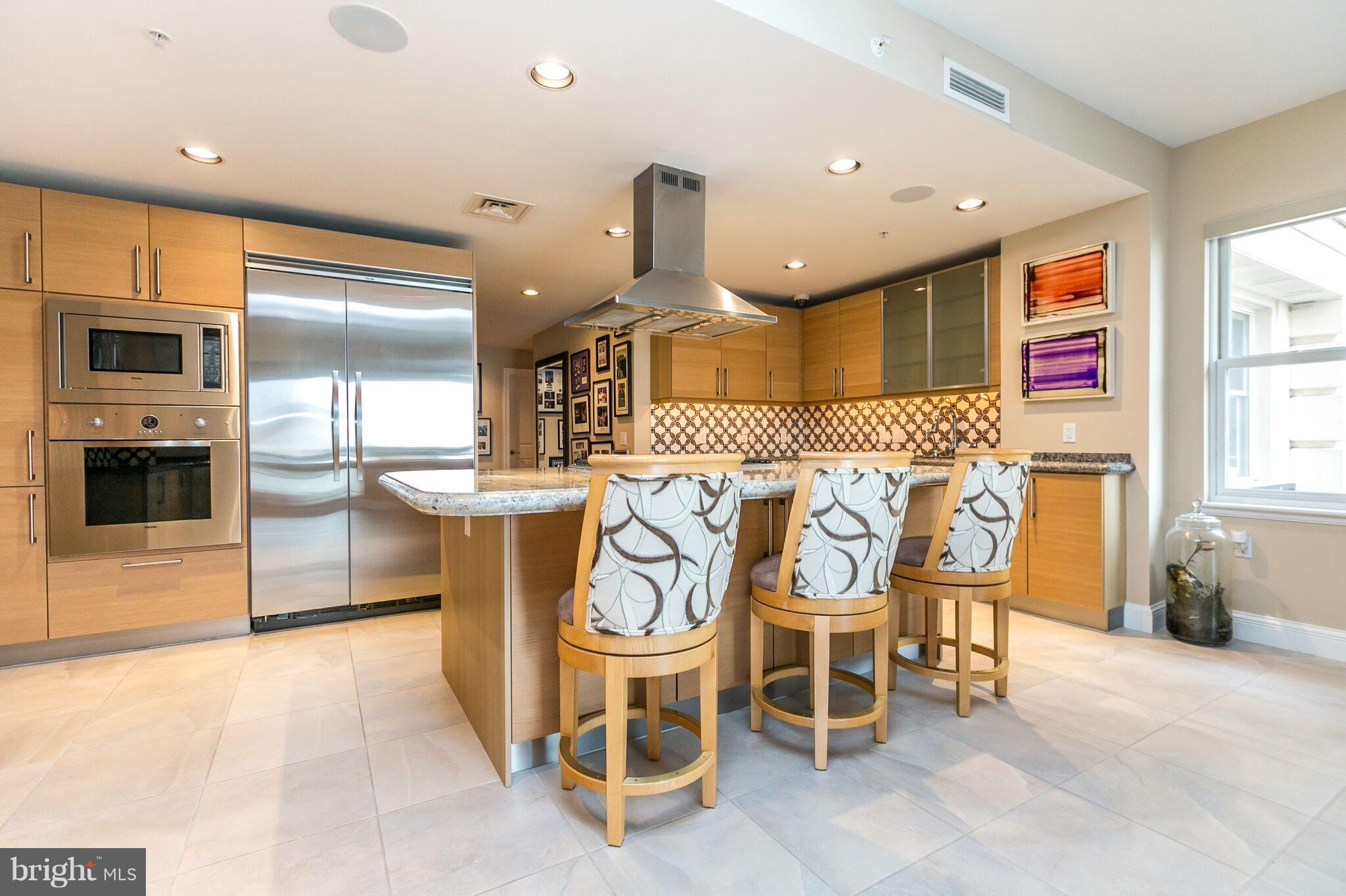 THE RITZ-CARLTON RESIDENCES - Residential