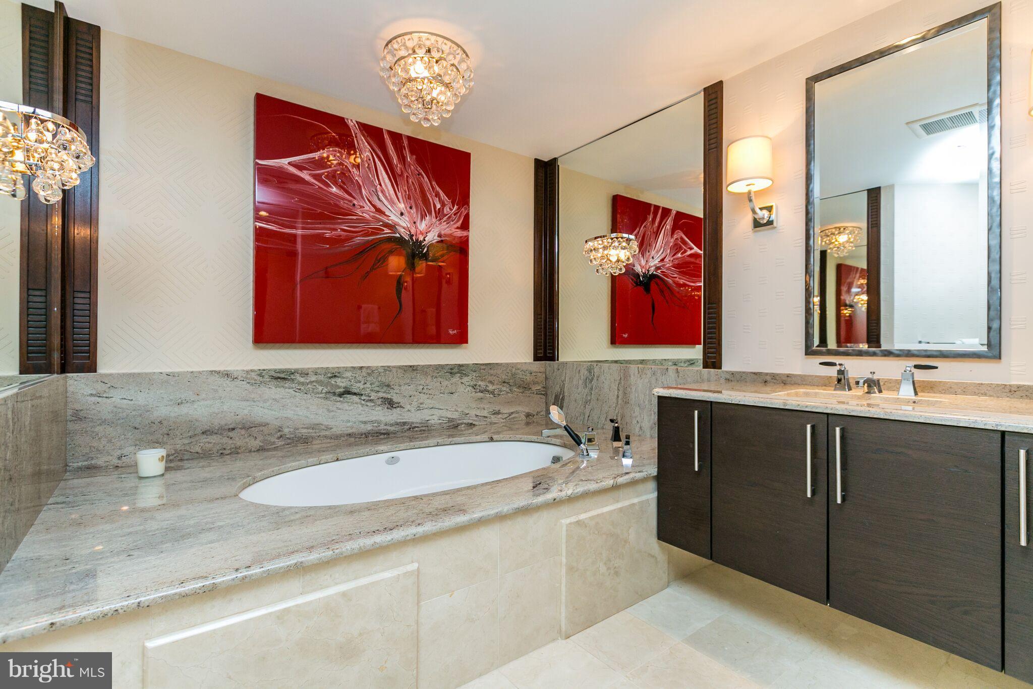 THE RITZ-CARLTON RESIDENCES - Residential