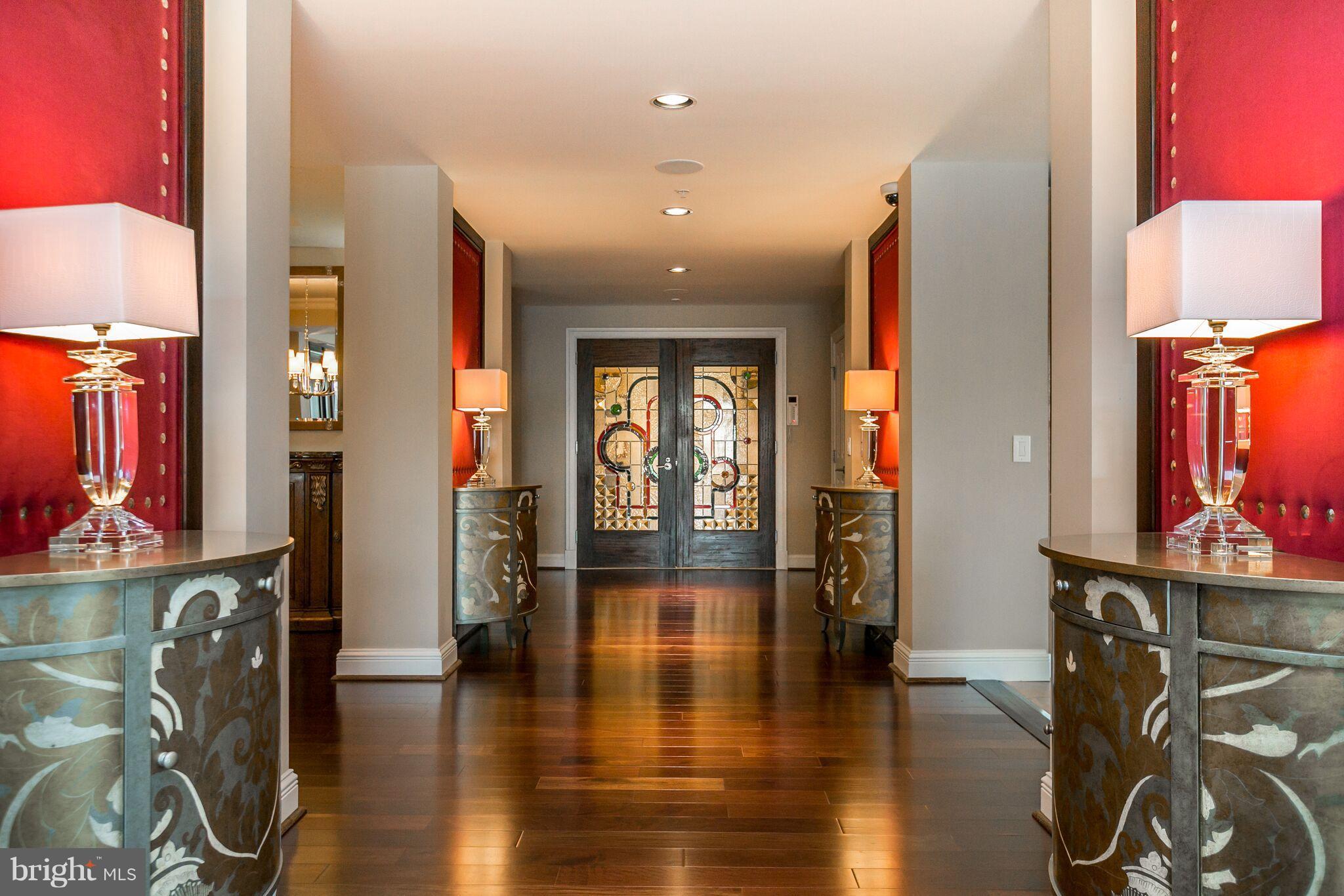 THE RITZ-CARLTON RESIDENCES - Residential