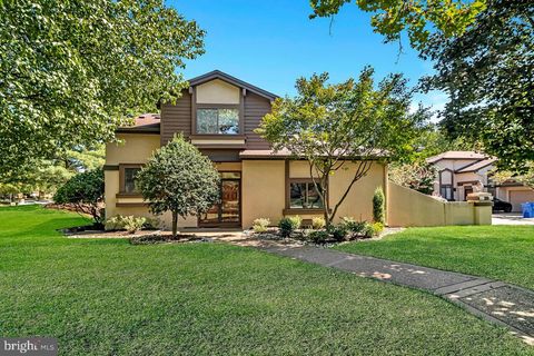 Photo of 708 Sayre Drive, PRINCETON, NJ 08540 (MLS # NJMX2010432)
