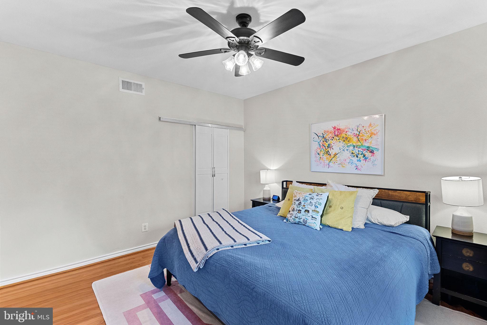 PENDERBROOK SQUARE CONDOMINIUMS - Residential