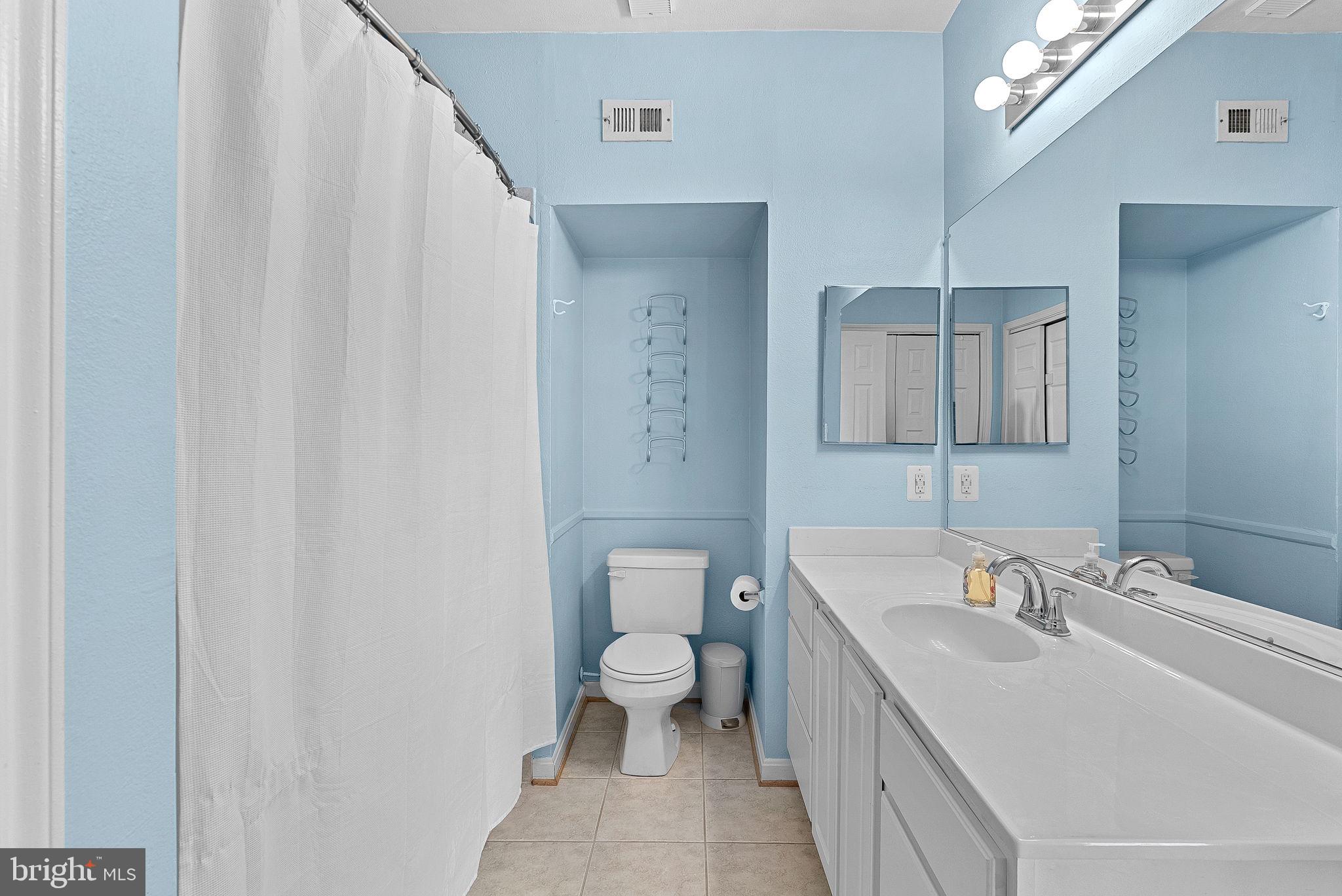 PENDERBROOK SQUARE CONDOMINIUMS - Residential