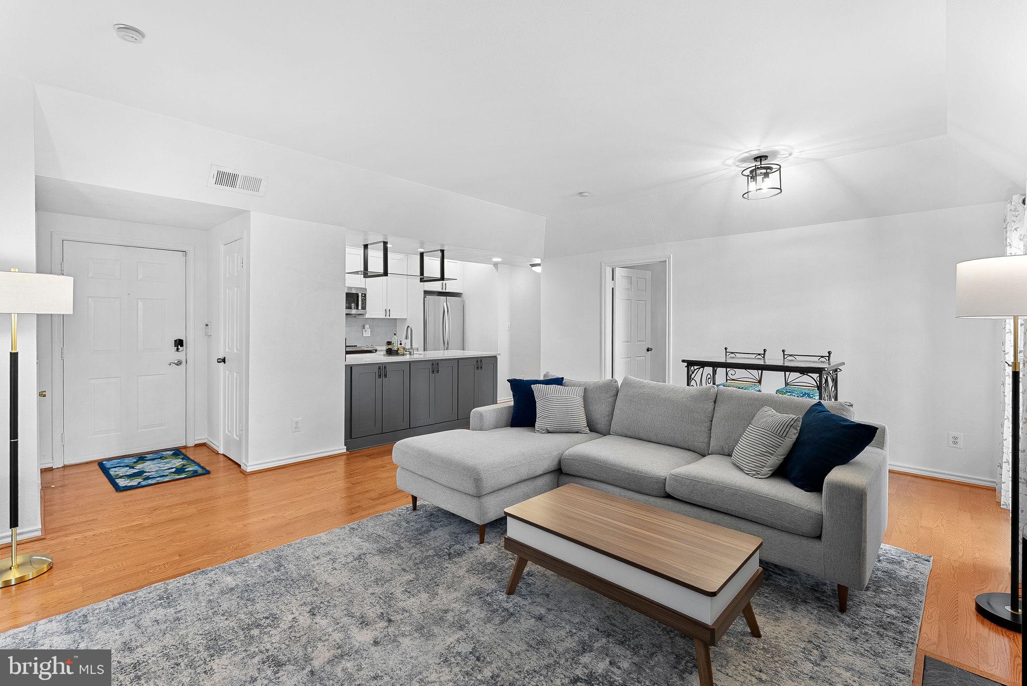 3916 PENDERVIEW DRIVE 428