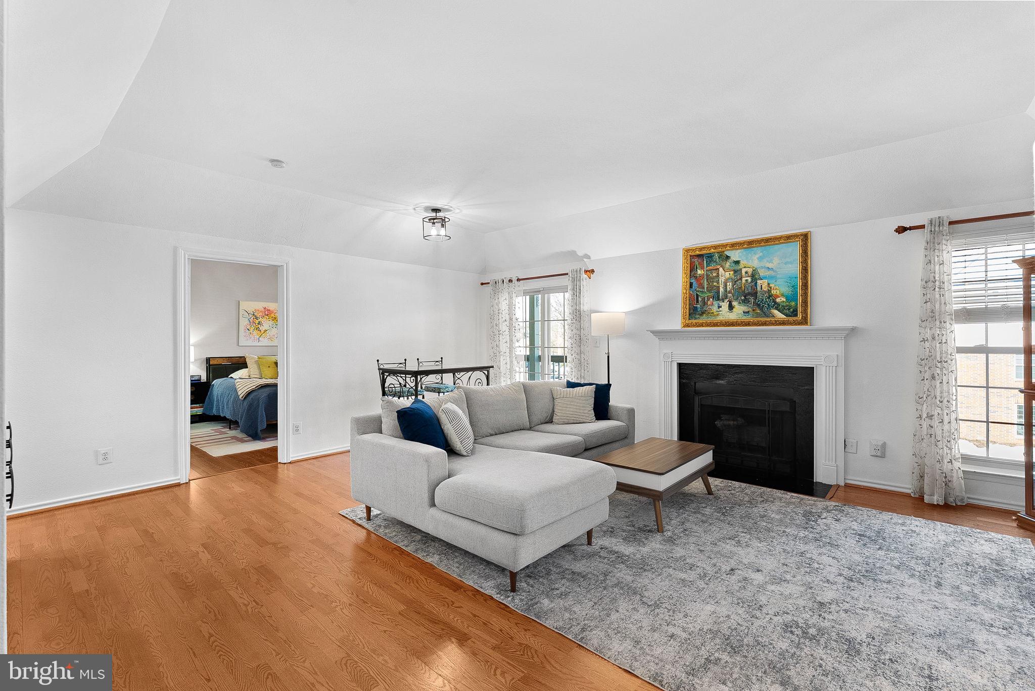 3916 PENDERVIEW DRIVE 428