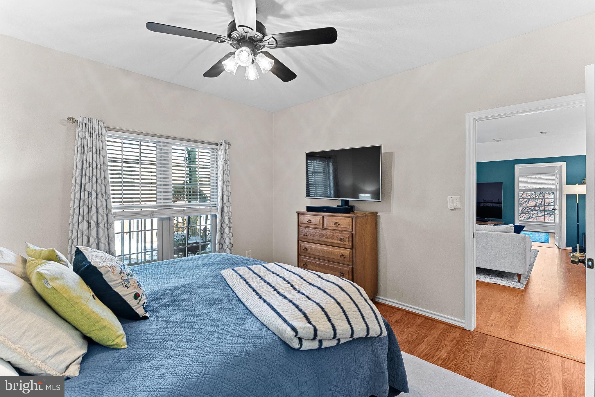 PENDERBROOK SQUARE CONDOMINIUMS - Residential