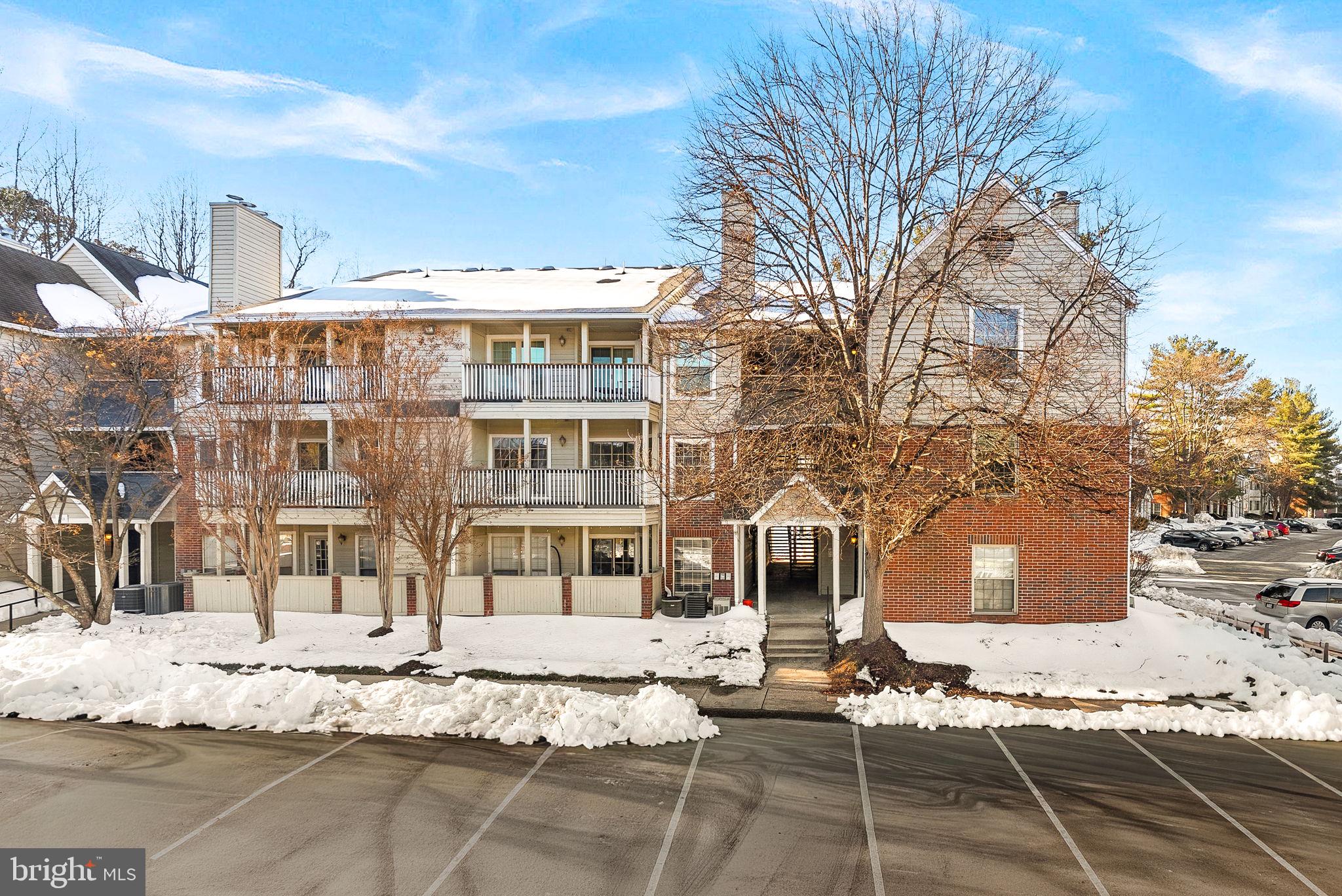 3916 PENDERVIEW DRIVE 428