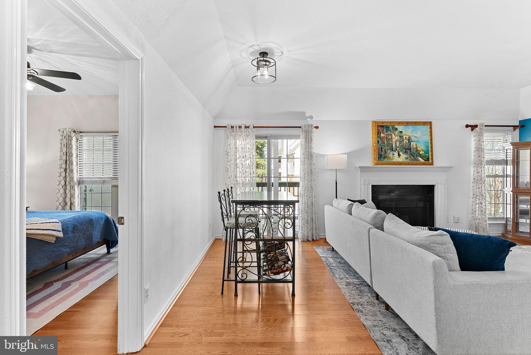 PENDERBROOK SQUARE CONDOMINIUMS - Residential