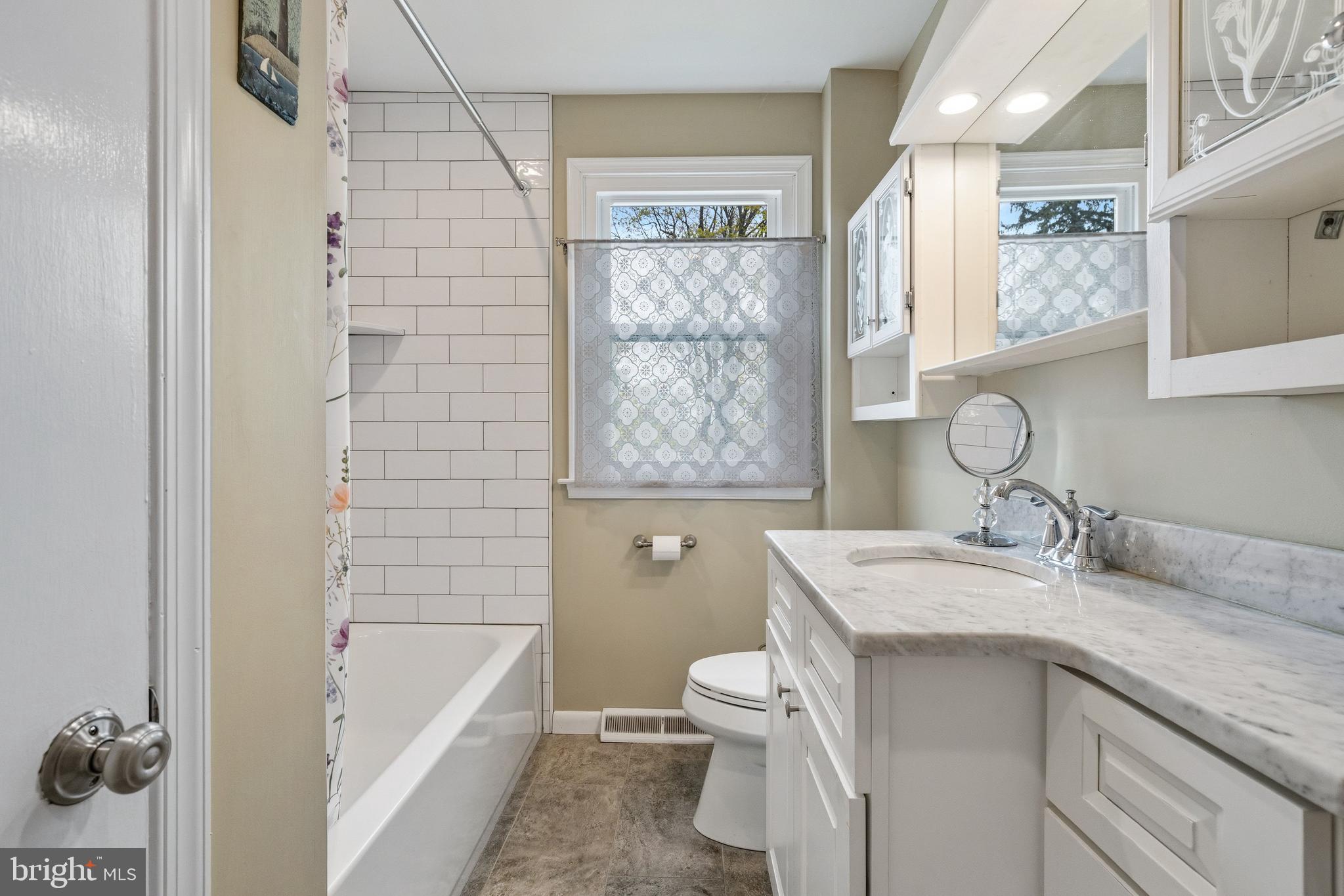 WATERLOO FARMS - Residential