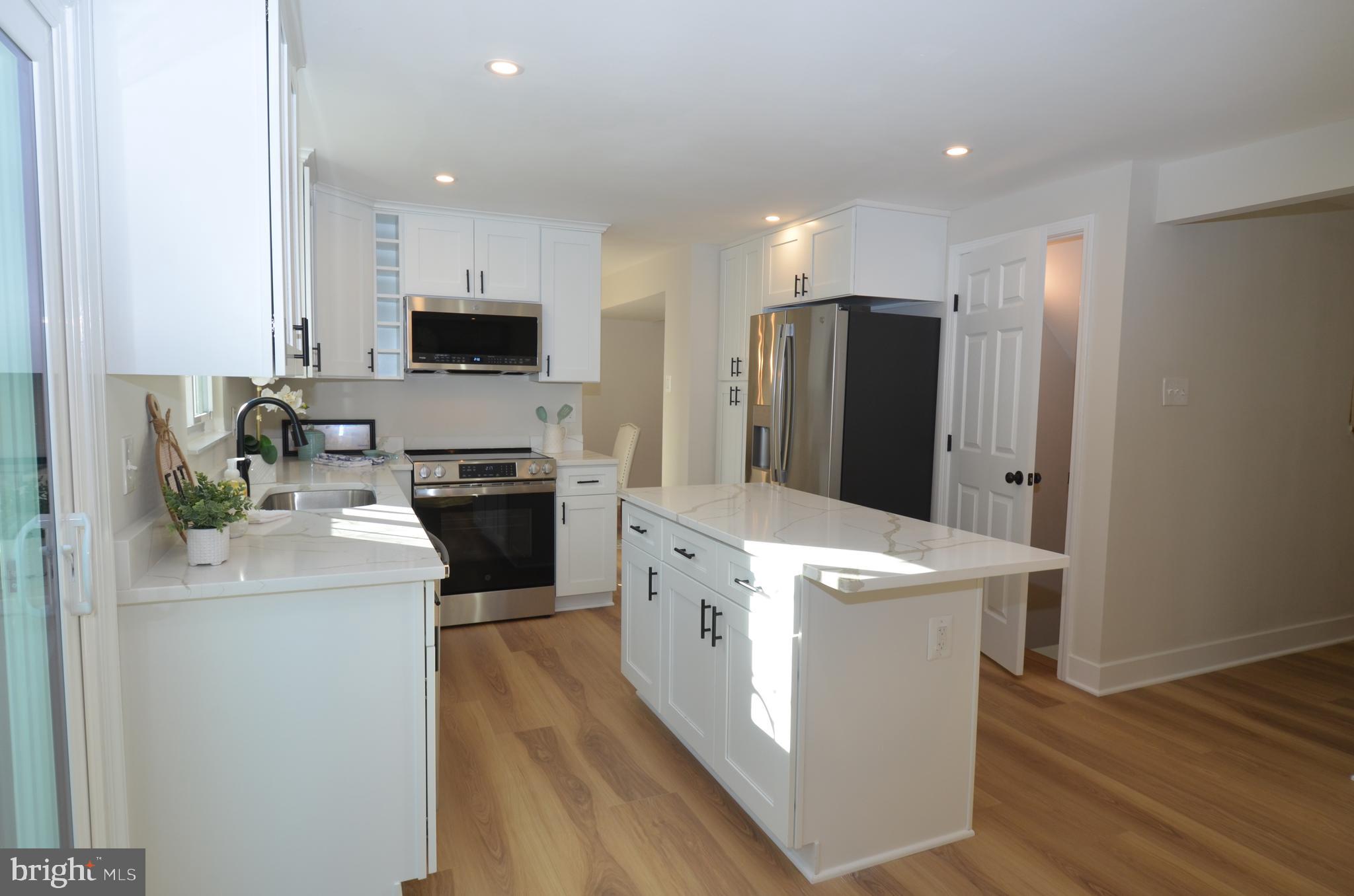 NEWINGTON FOREST - Residential