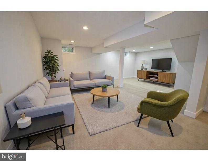 NEWINGTON FOREST - Residential