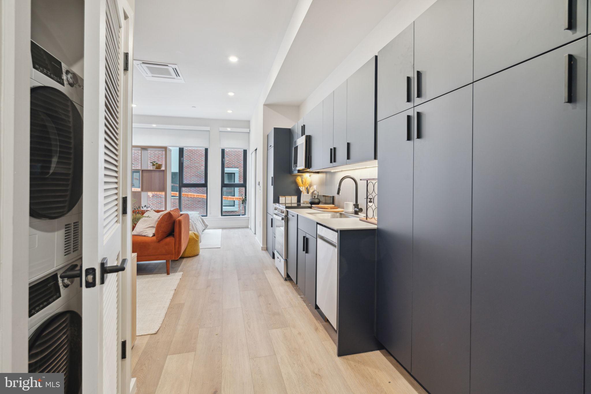 OLDE KENSINGTON - Residential Lease