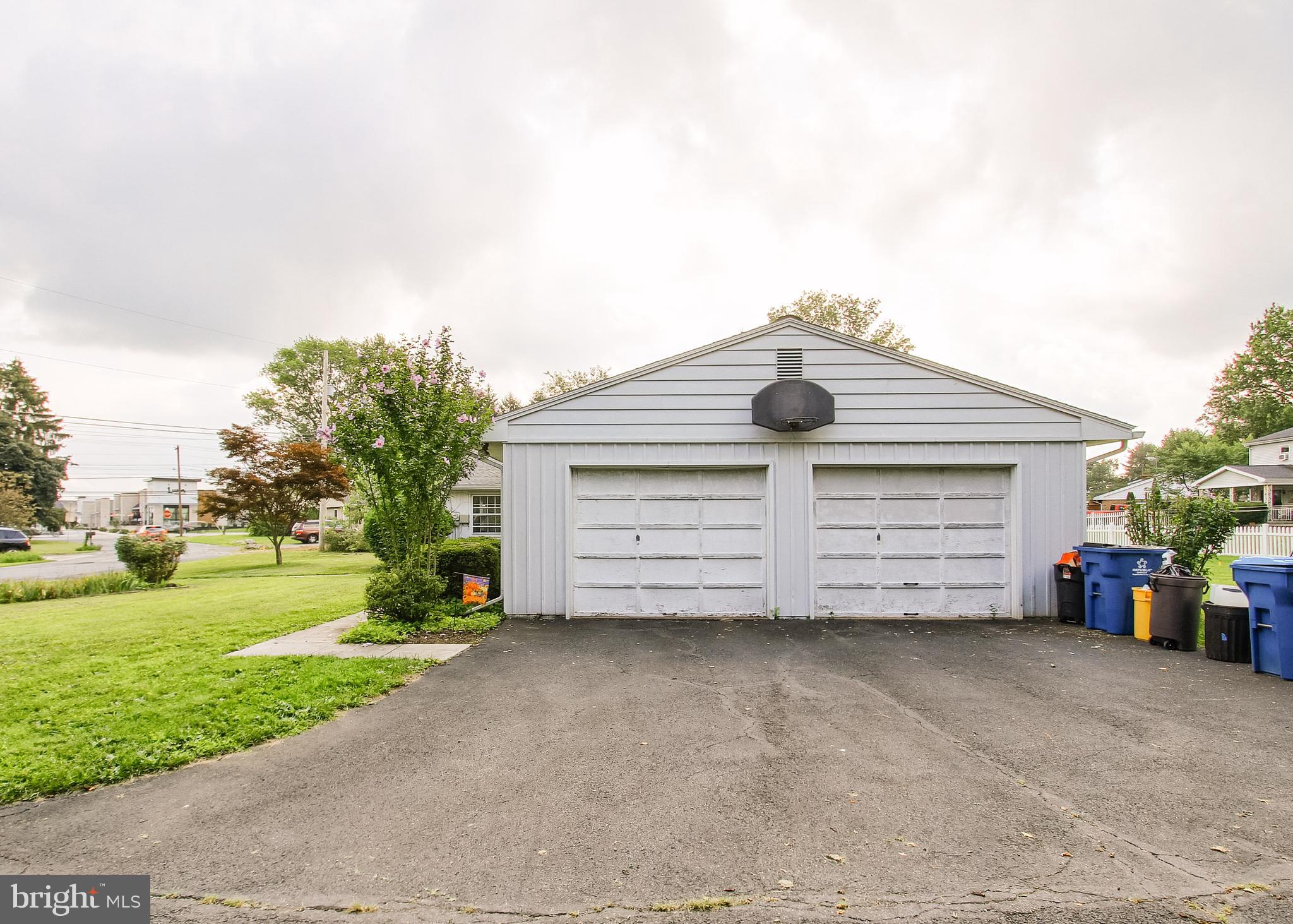 4 HEMLOCK DRIVE