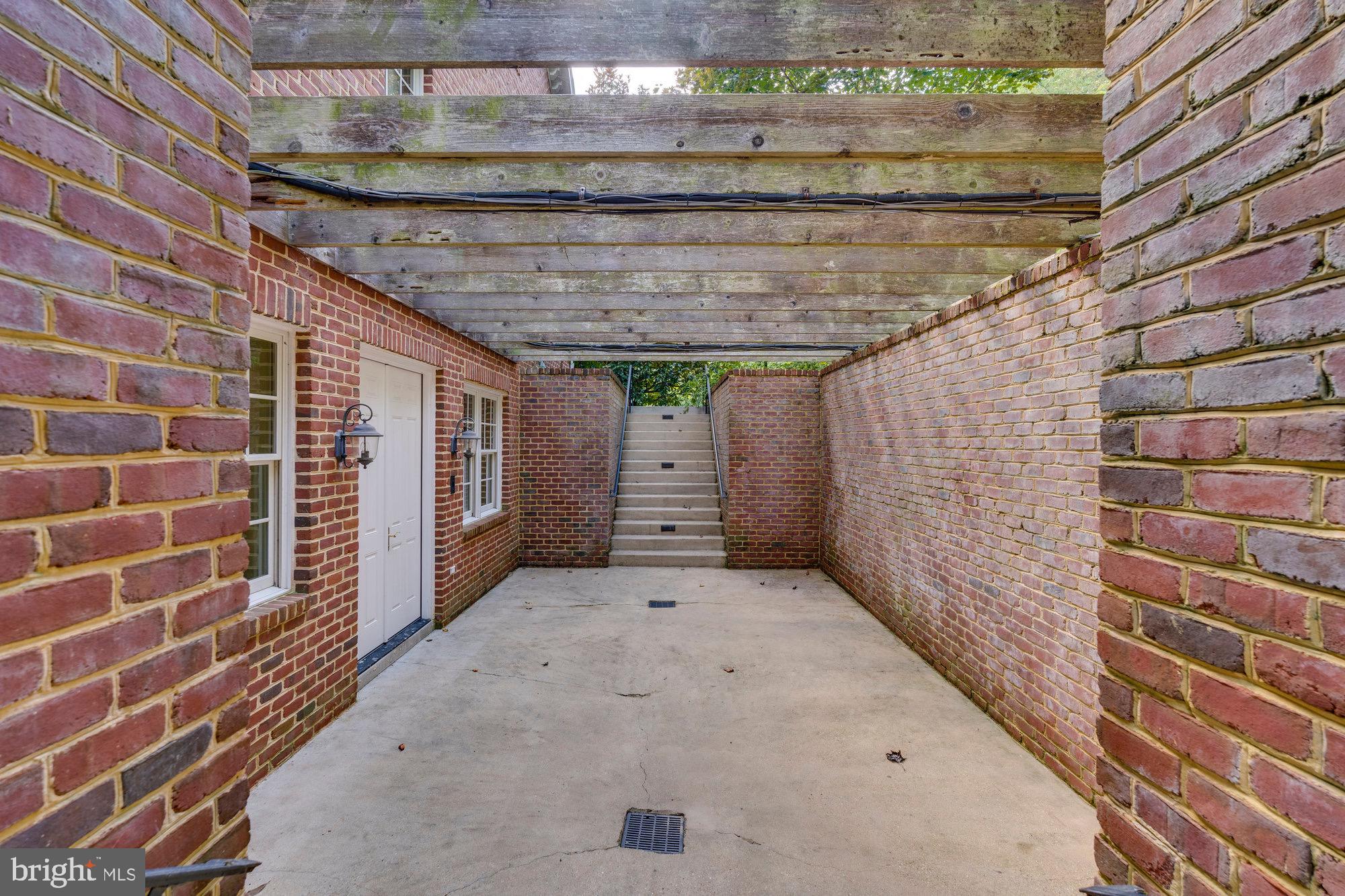 TEN PENNY WOODS - Residential