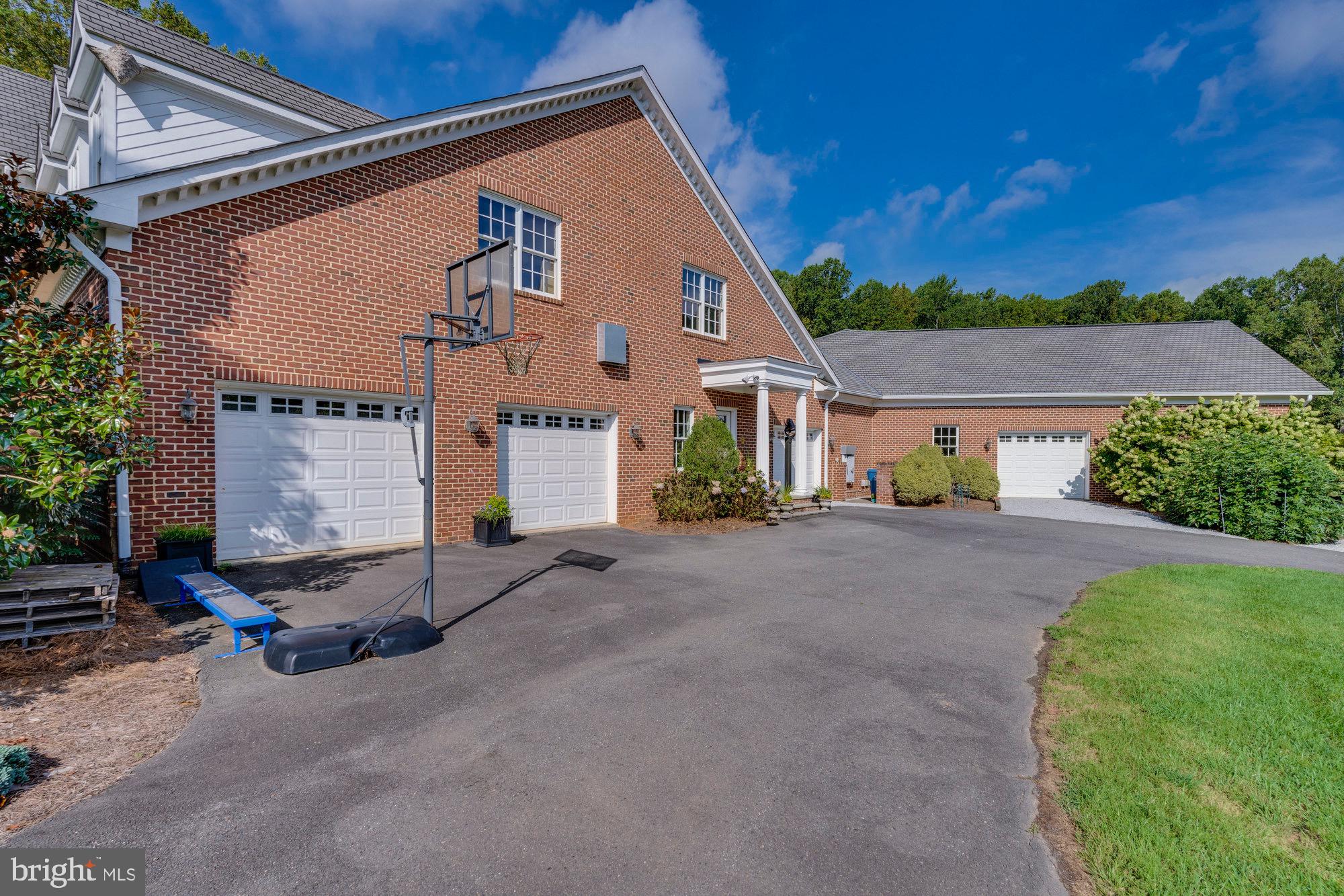 TEN PENNY WOODS - Residential