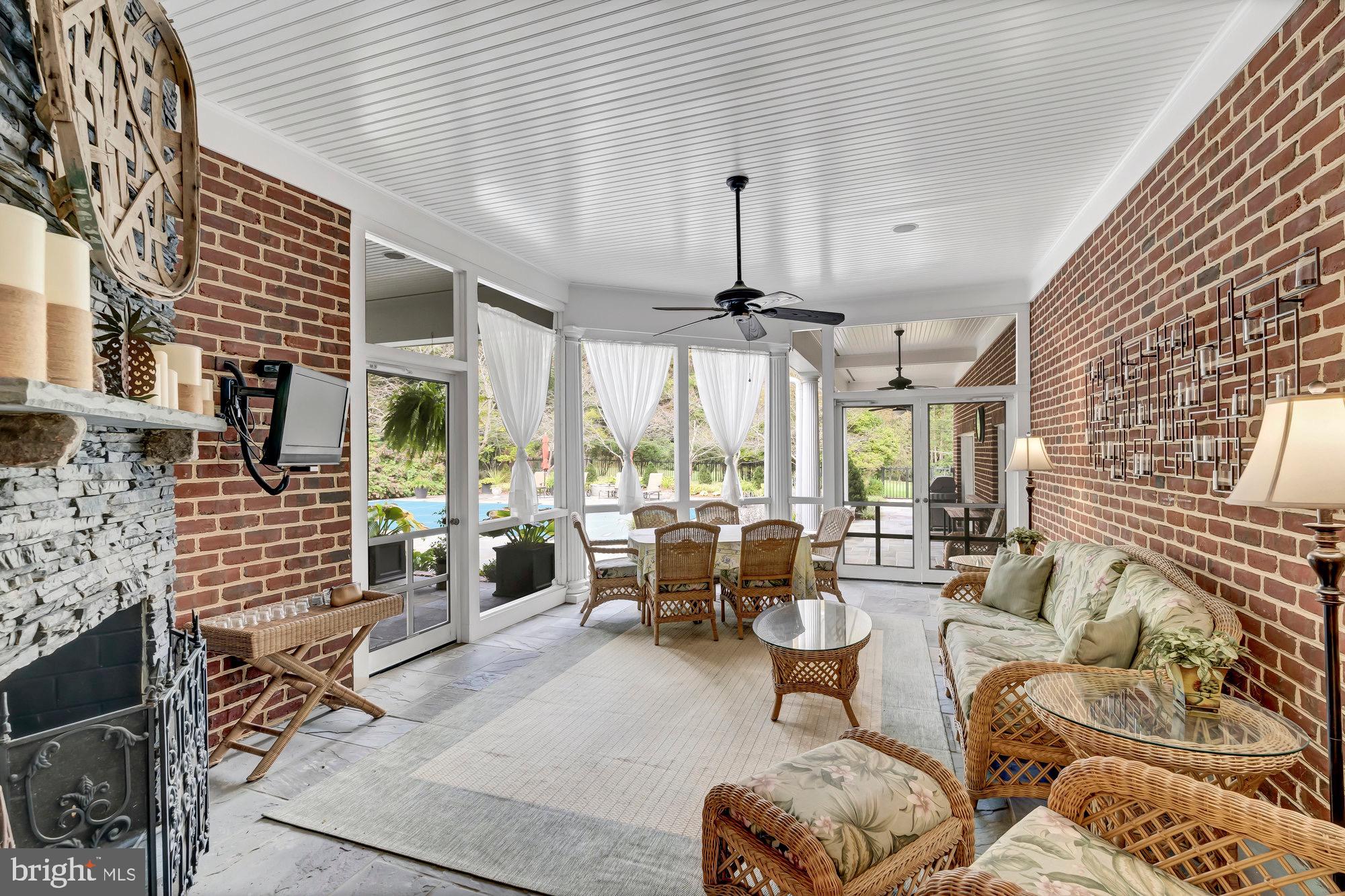 TEN PENNY WOODS - Residential