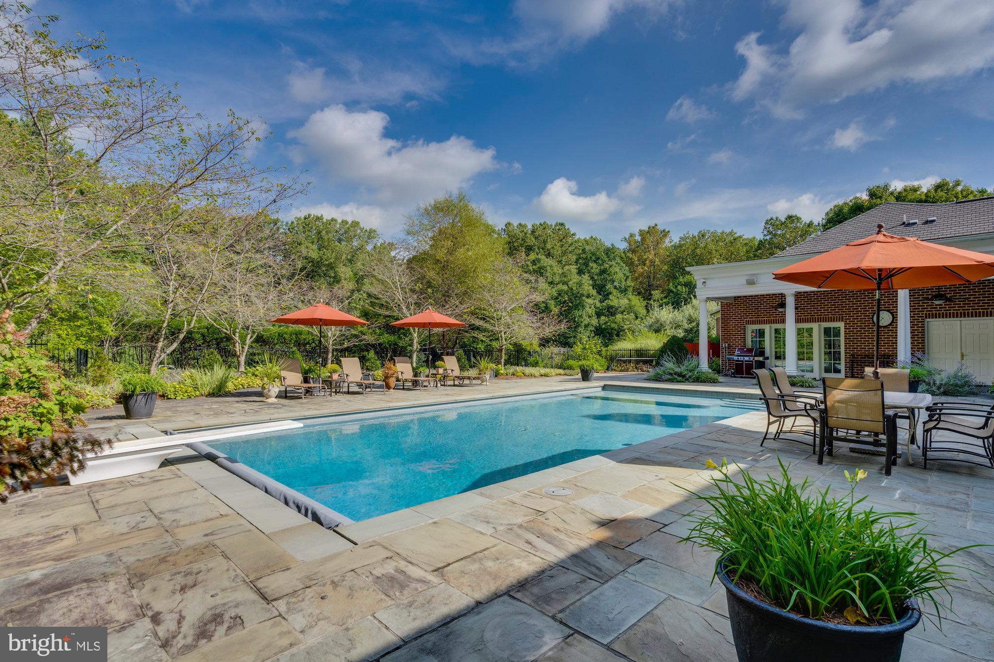 TEN PENNY WOODS - Residential