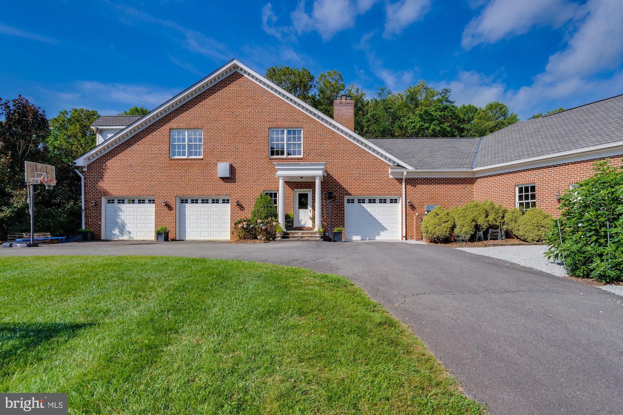 TEN PENNY WOODS - Residential