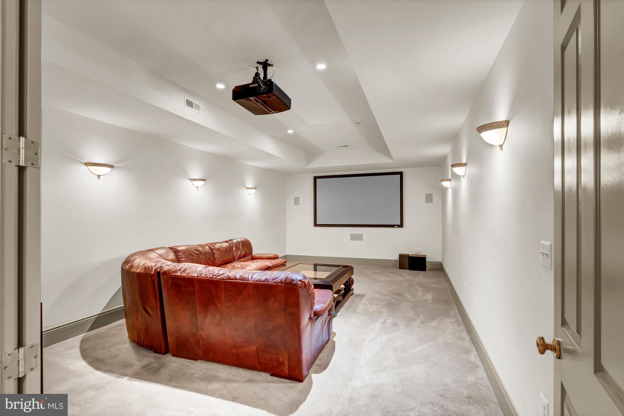 TEN PENNY WOODS - Residential