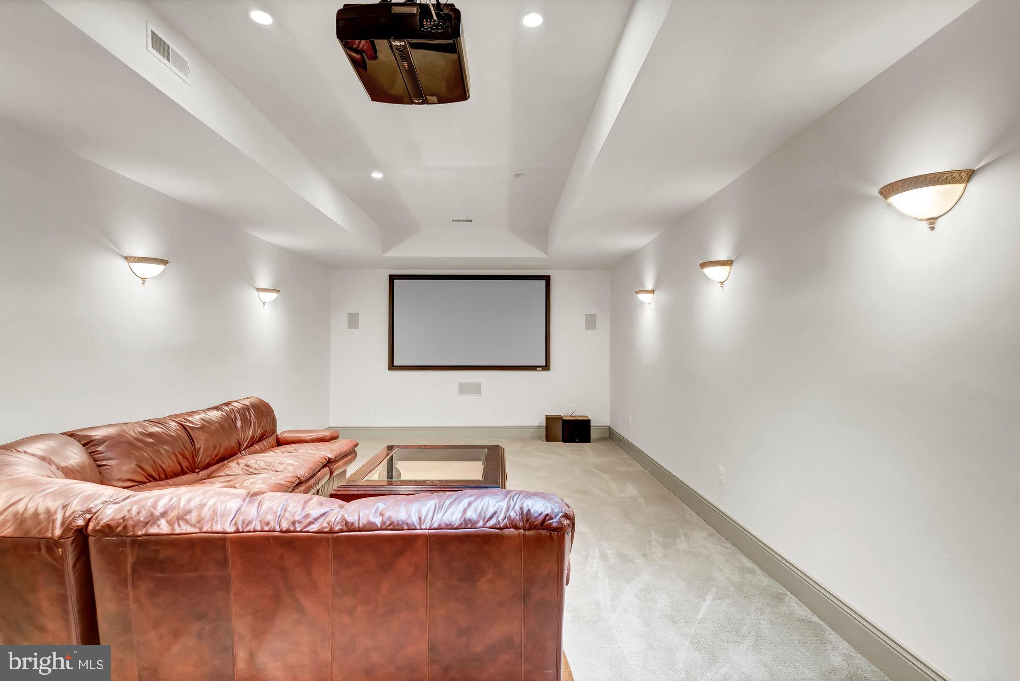 TEN PENNY WOODS - Residential