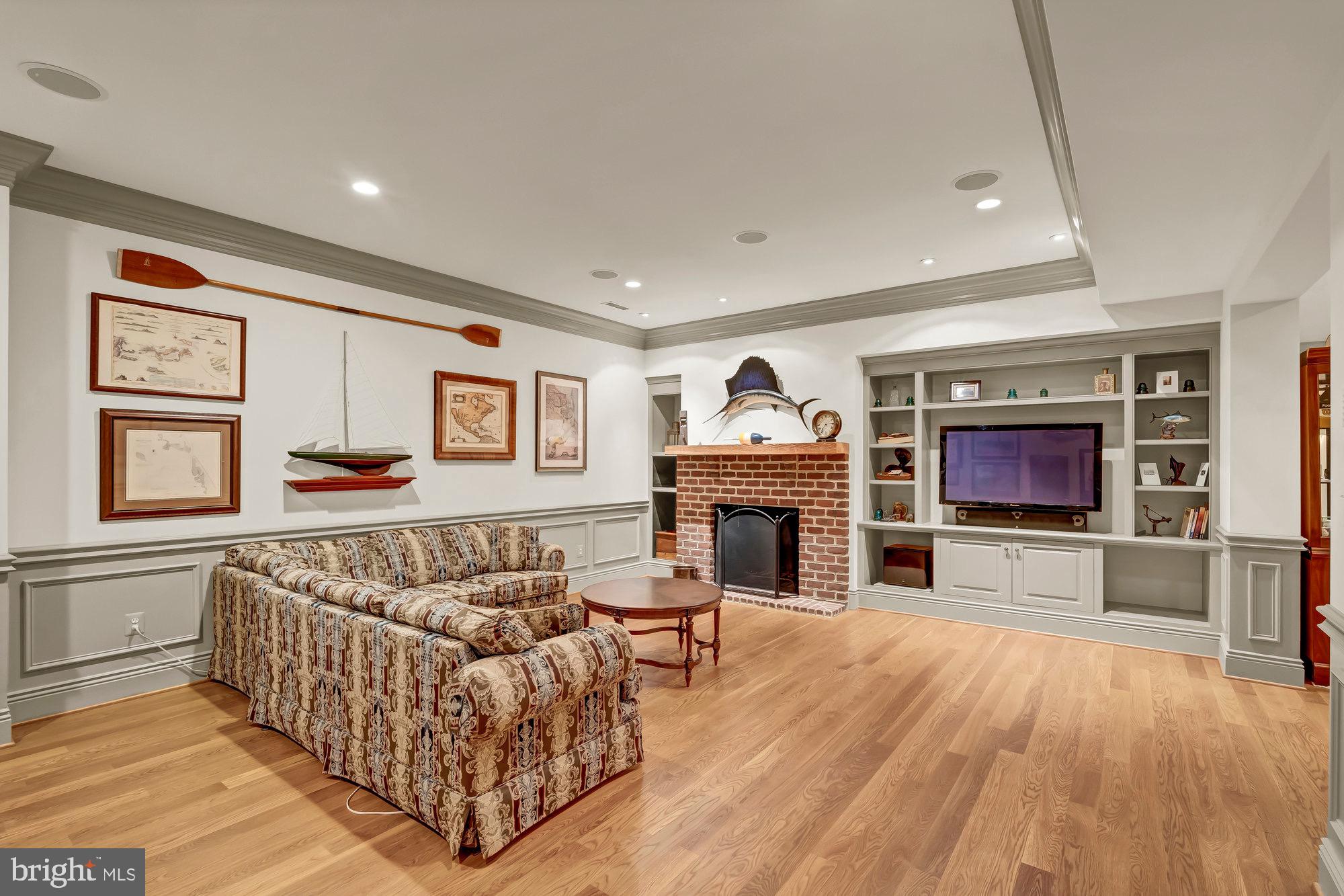 TEN PENNY WOODS - Residential