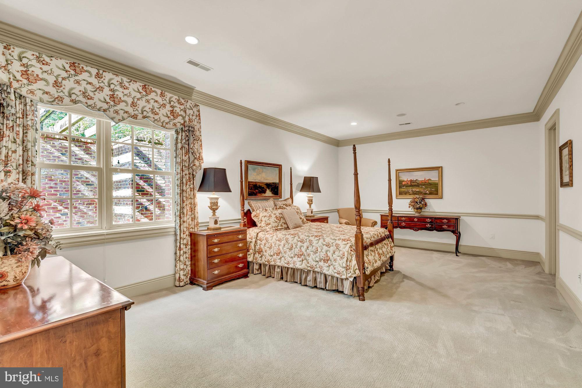 TEN PENNY WOODS - Residential