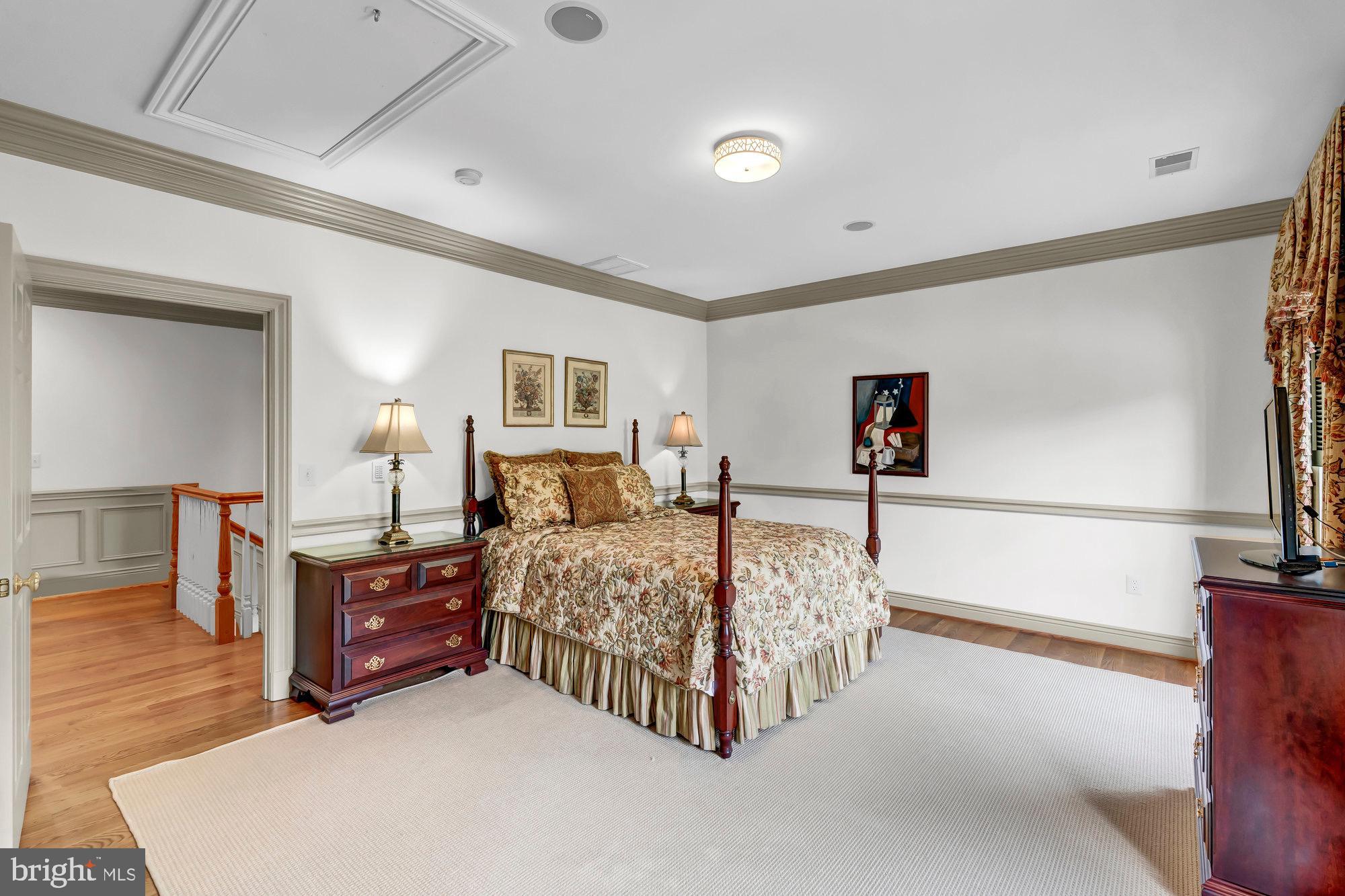 TEN PENNY WOODS - Residential