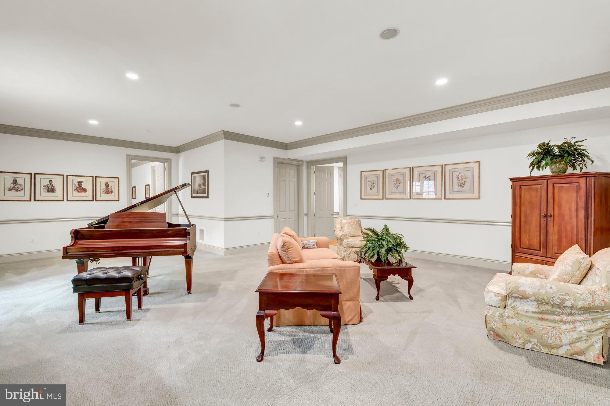 TEN PENNY WOODS - Residential