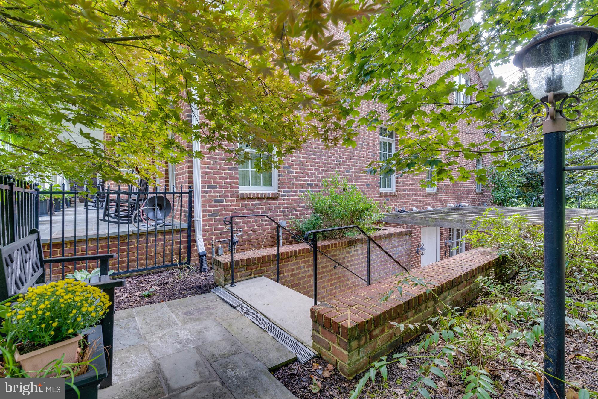 TEN PENNY WOODS - Residential