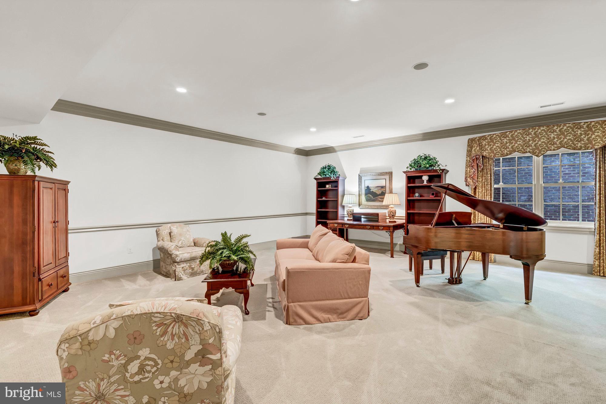 TEN PENNY WOODS - Residential