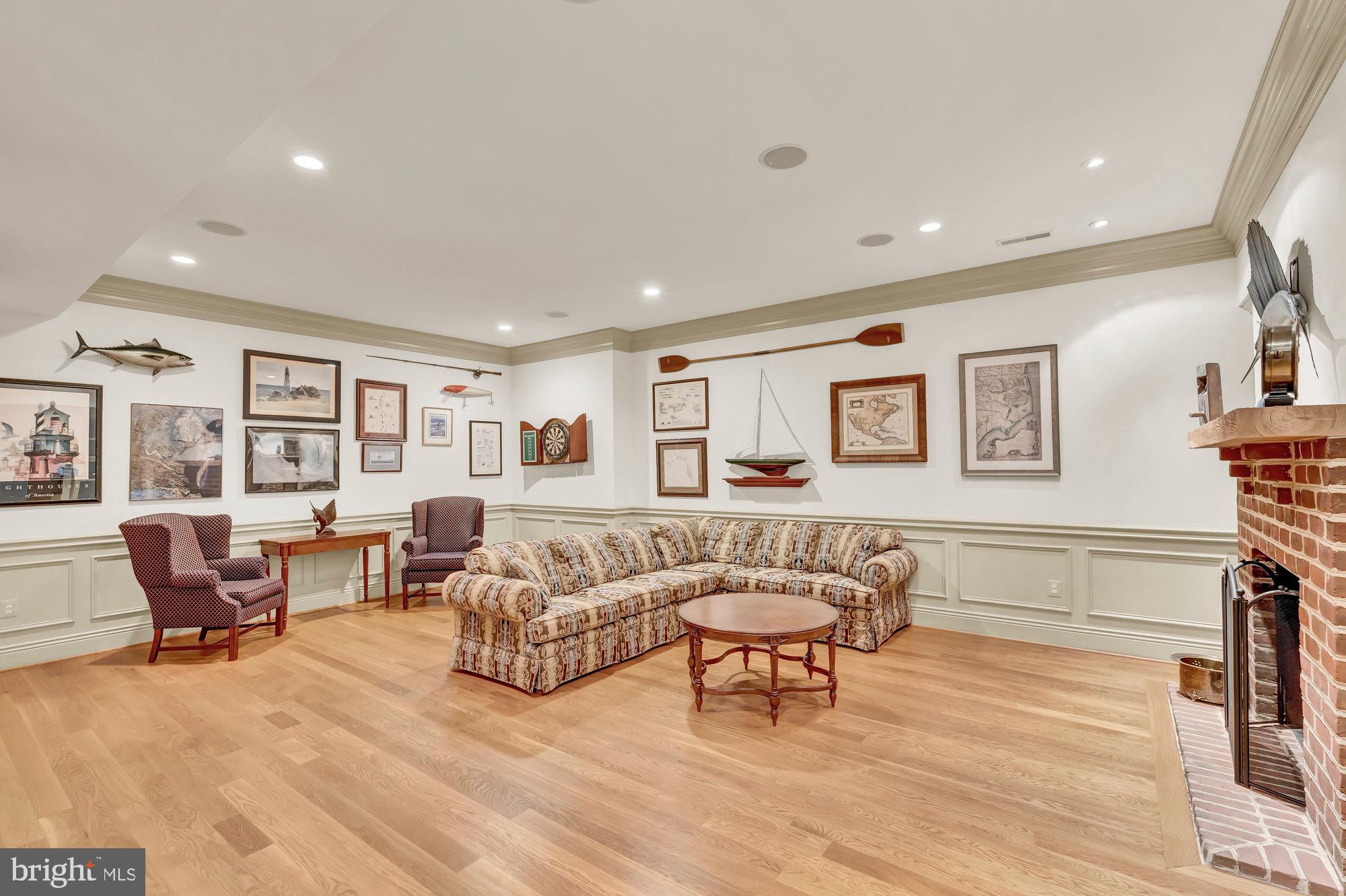 TEN PENNY WOODS - Residential