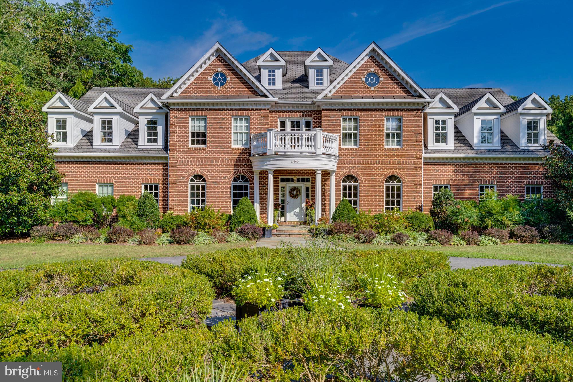 TEN PENNY WOODS - Residential