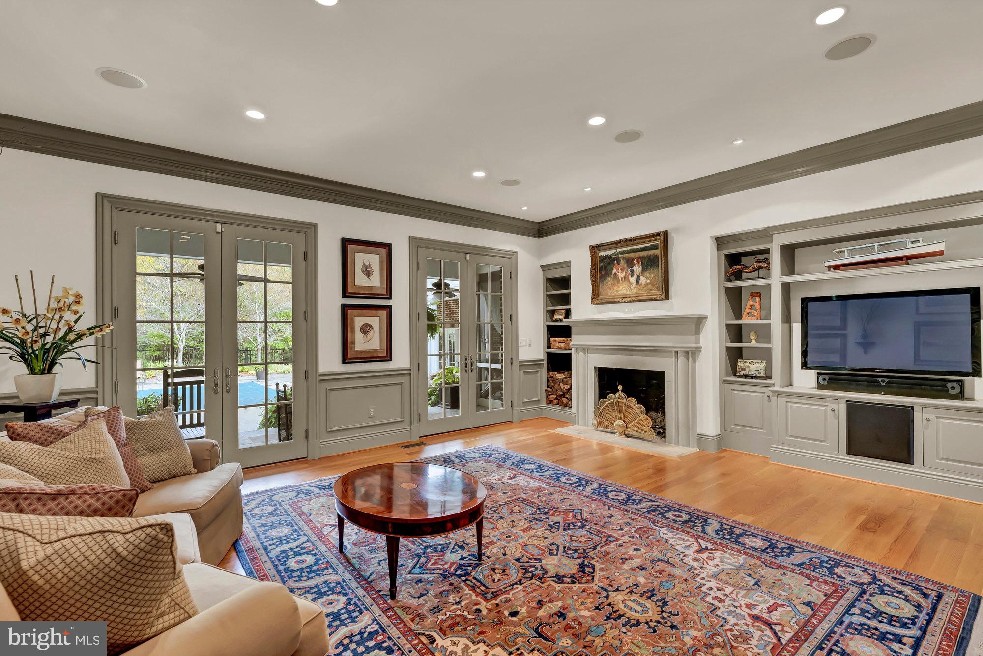 TEN PENNY WOODS - Residential