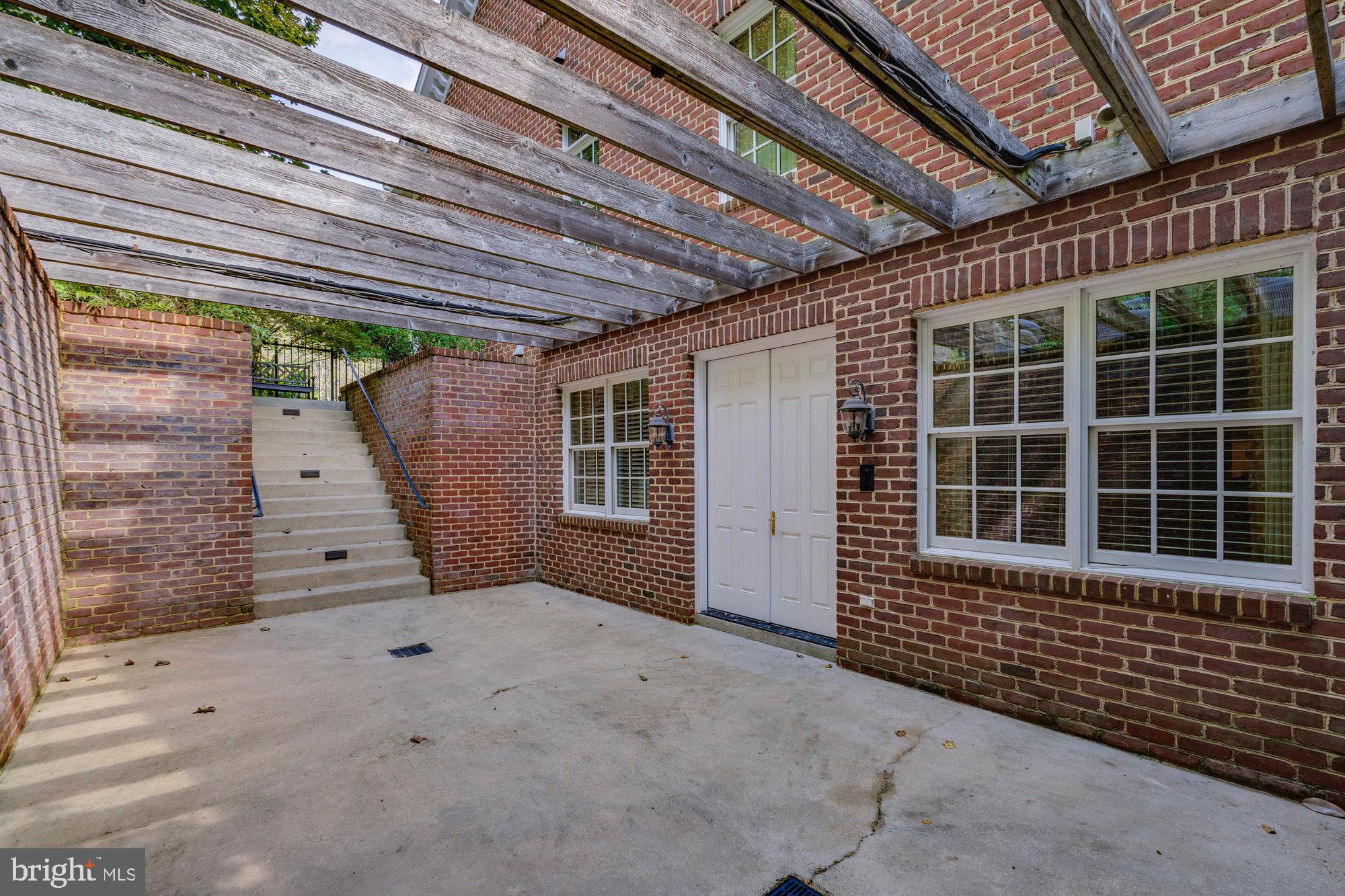 TEN PENNY WOODS - Residential