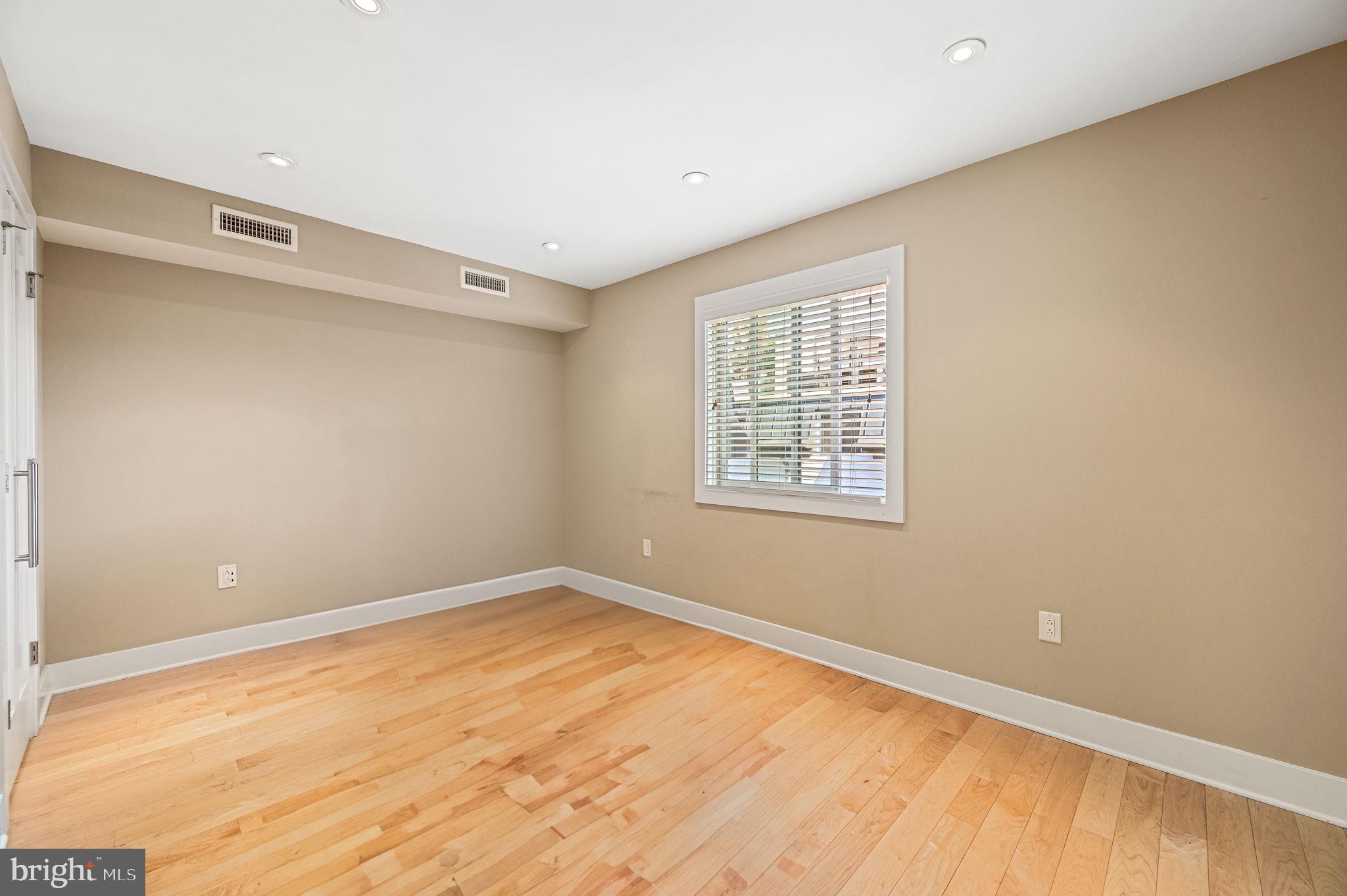 GRADUATE HOSPITAL - Residential