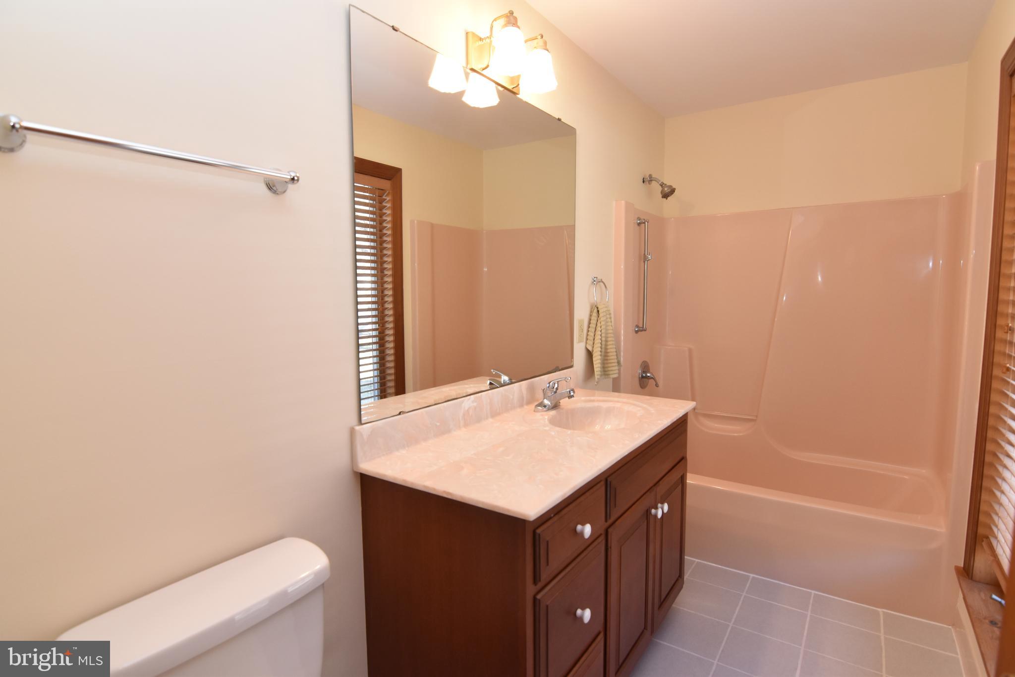 BRETON BAY ESTATES - Residential