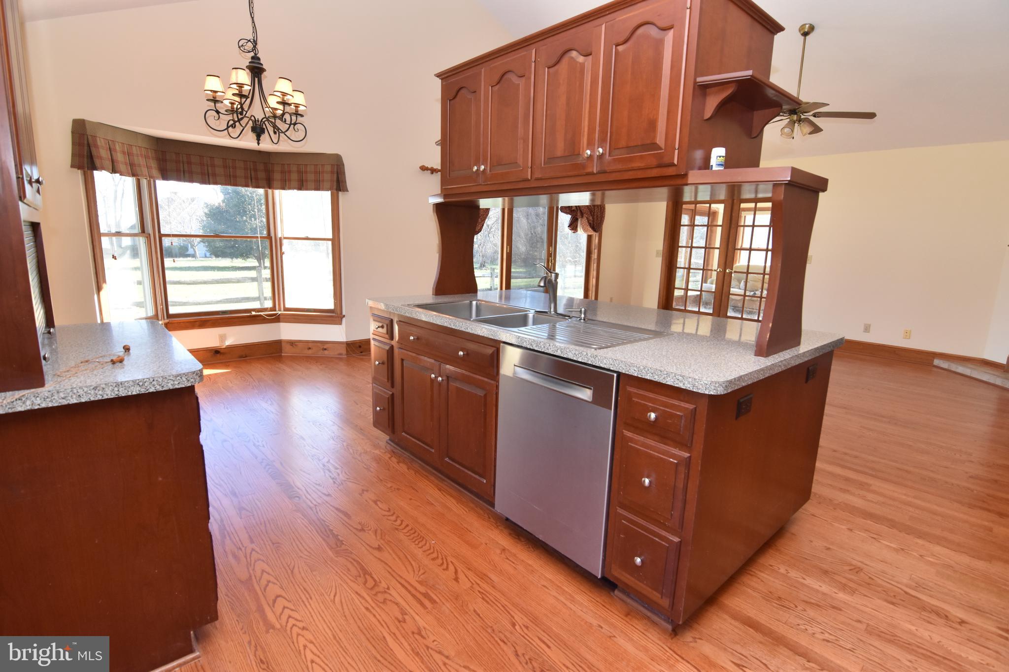 BRETON BAY ESTATES - Residential