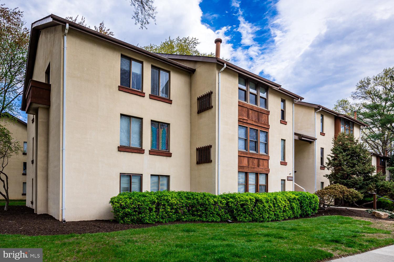 SHADOW OAKS - Residential