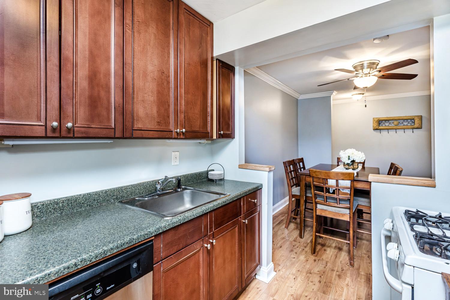 SHADOW OAKS - Residential