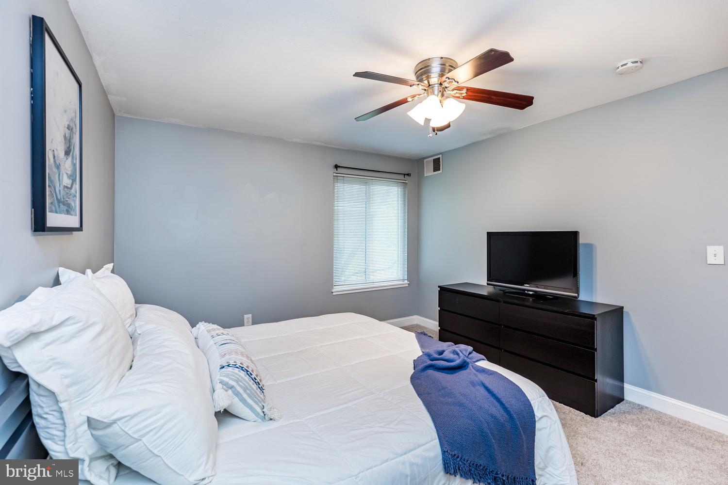 SHADOW OAKS - Residential