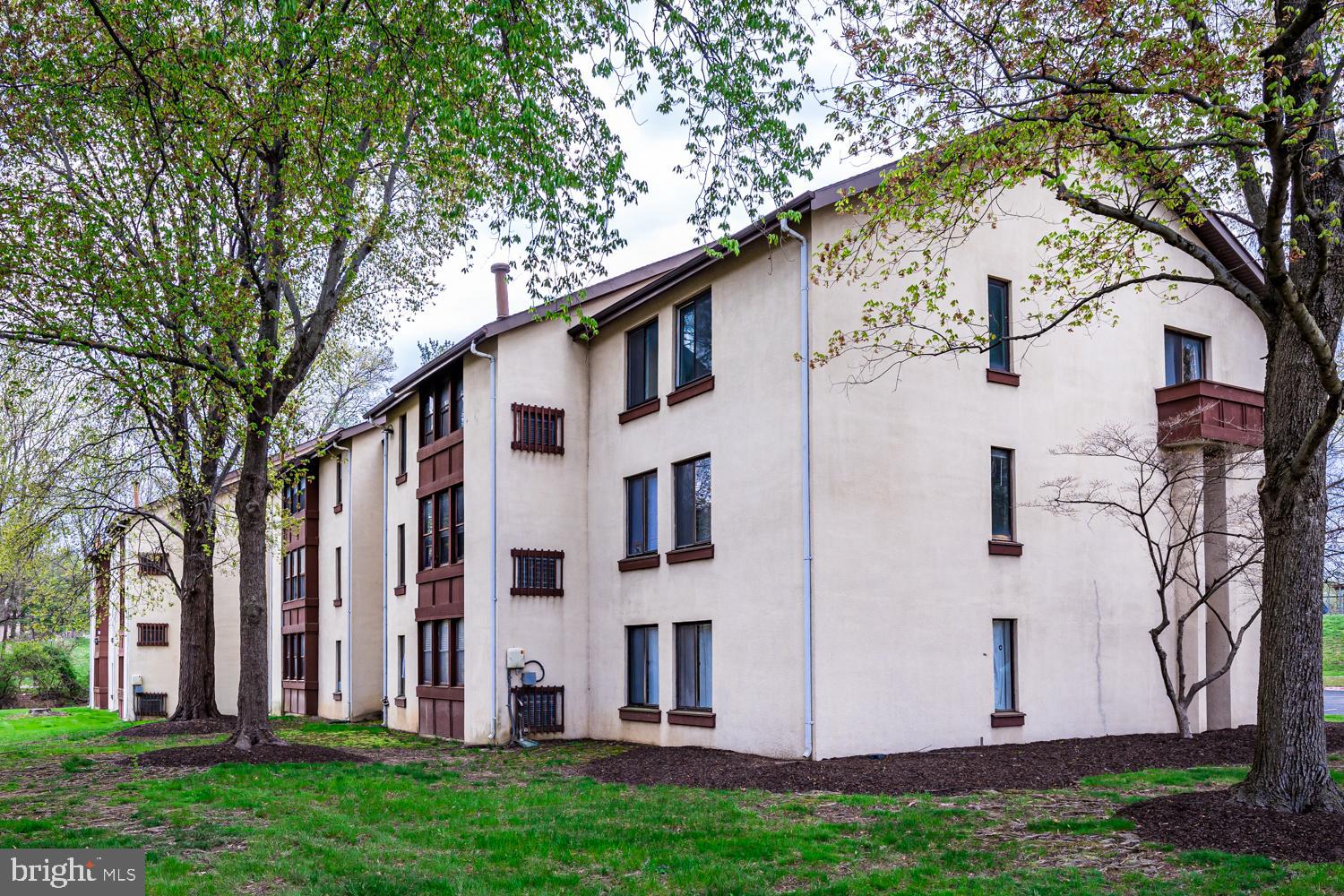 SHADOW OAKS - Residential