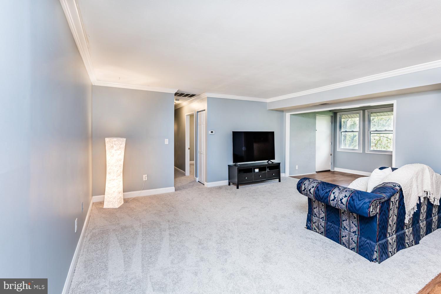 SHADOW OAKS - Residential