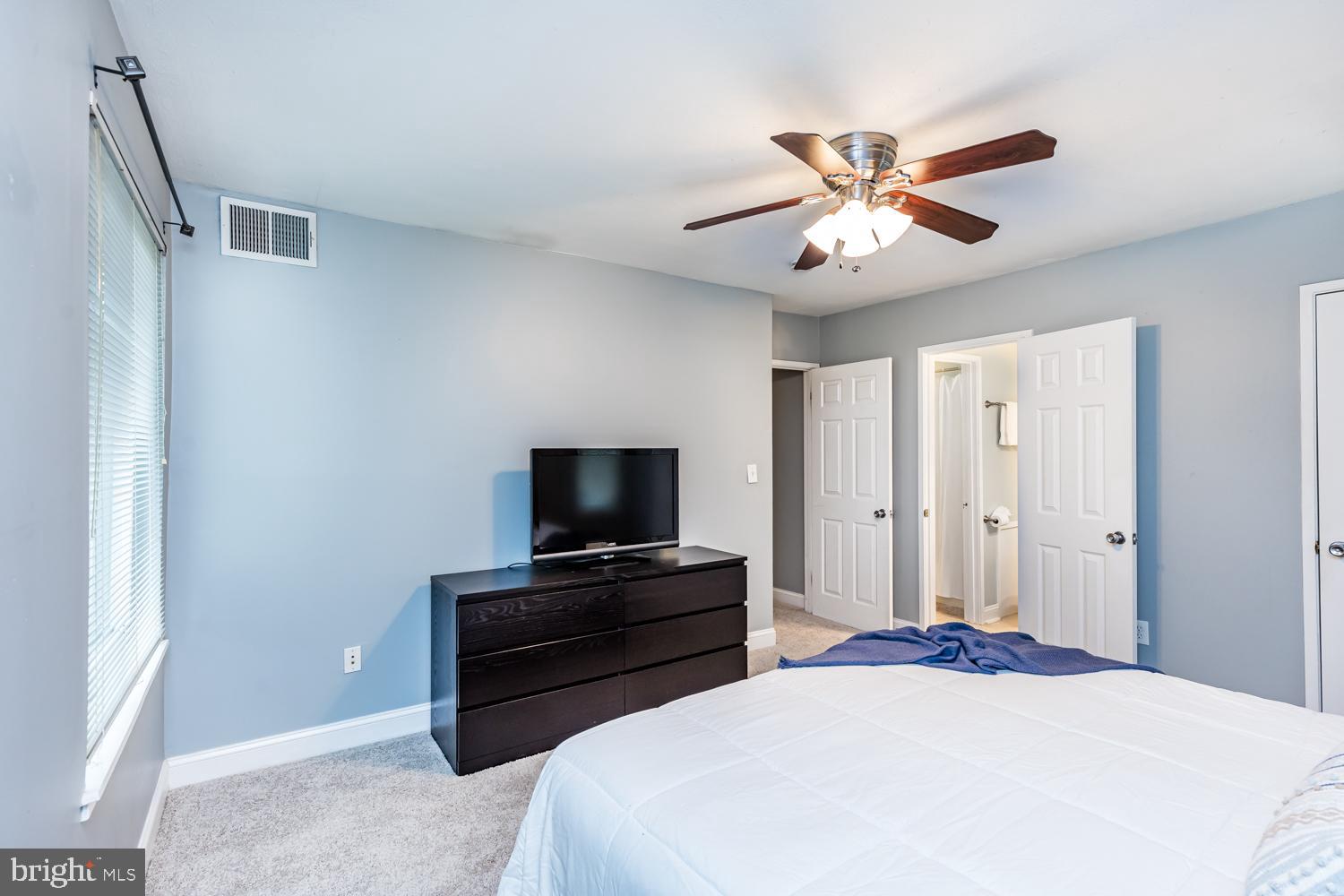 SHADOW OAKS - Residential