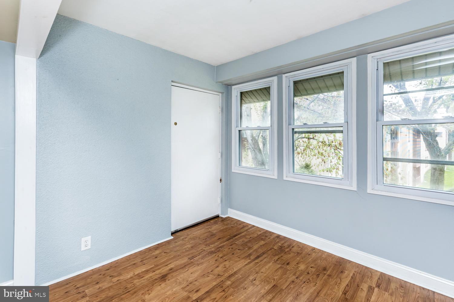 SHADOW OAKS - Residential