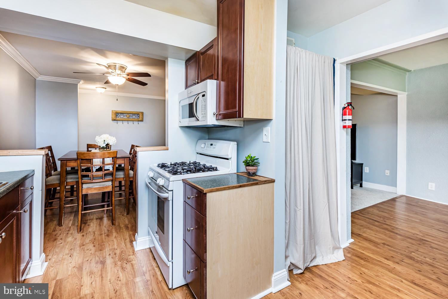 SHADOW OAKS - Residential