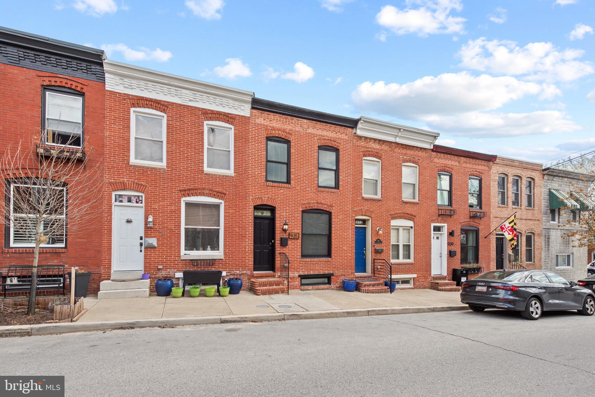 935 S BOULDIN STREET