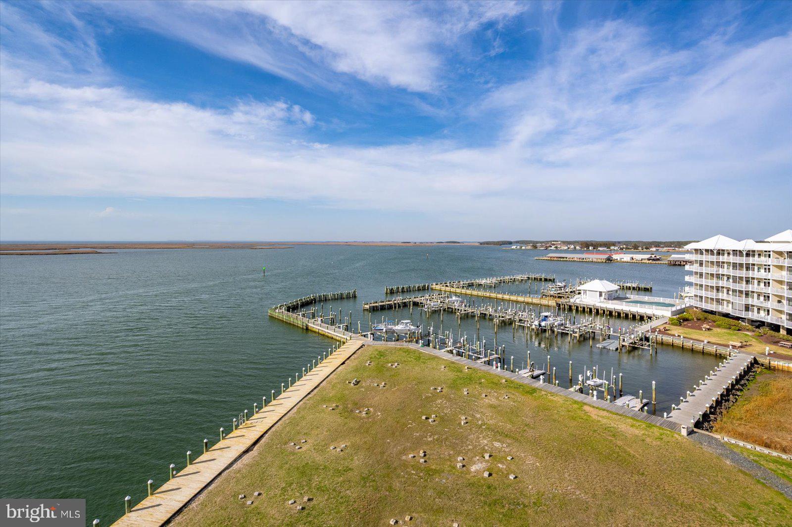 HARBOUR LIGHT CONDOS - Residential