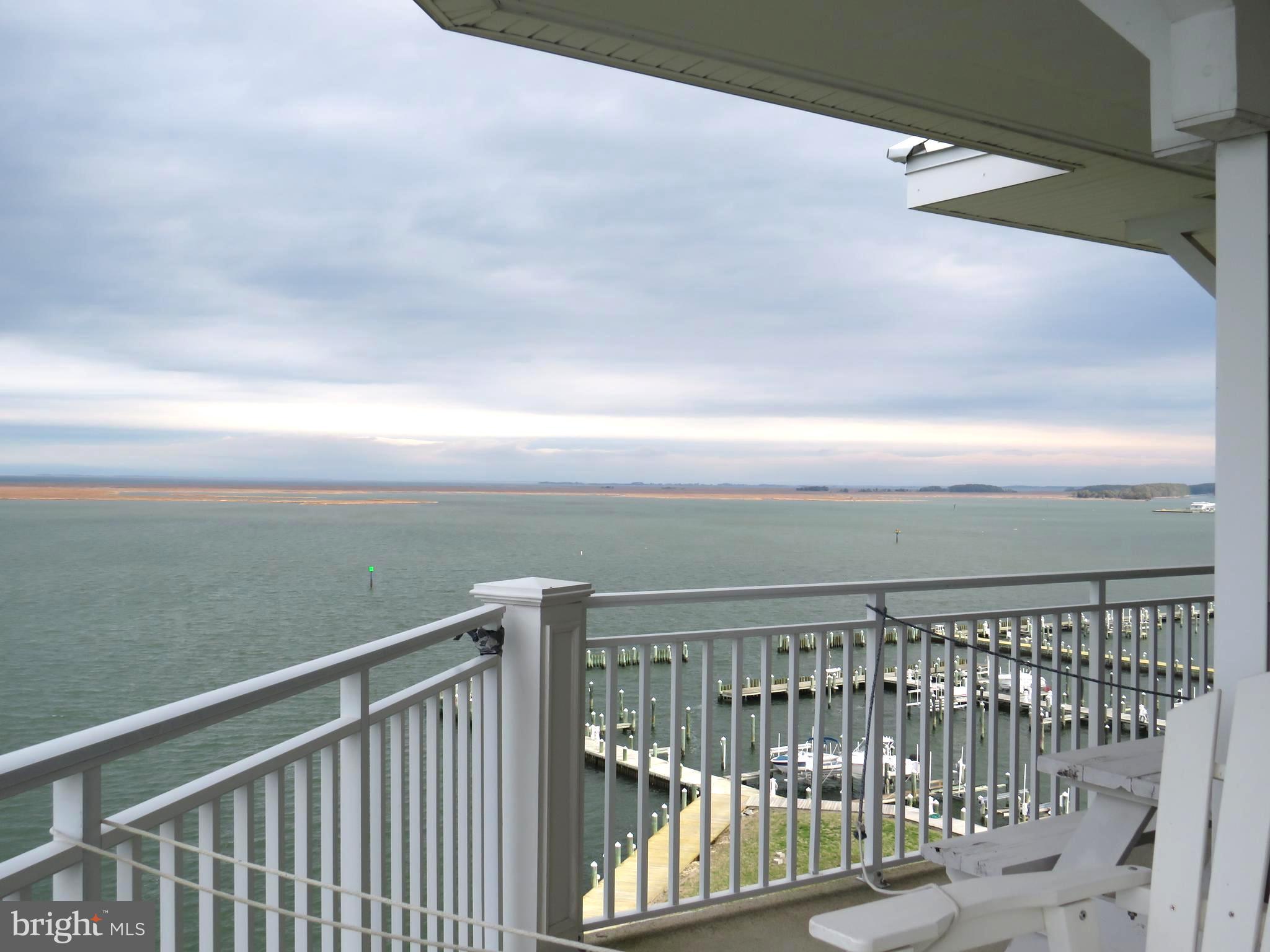 HARBOUR LIGHT CONDOS - Residential