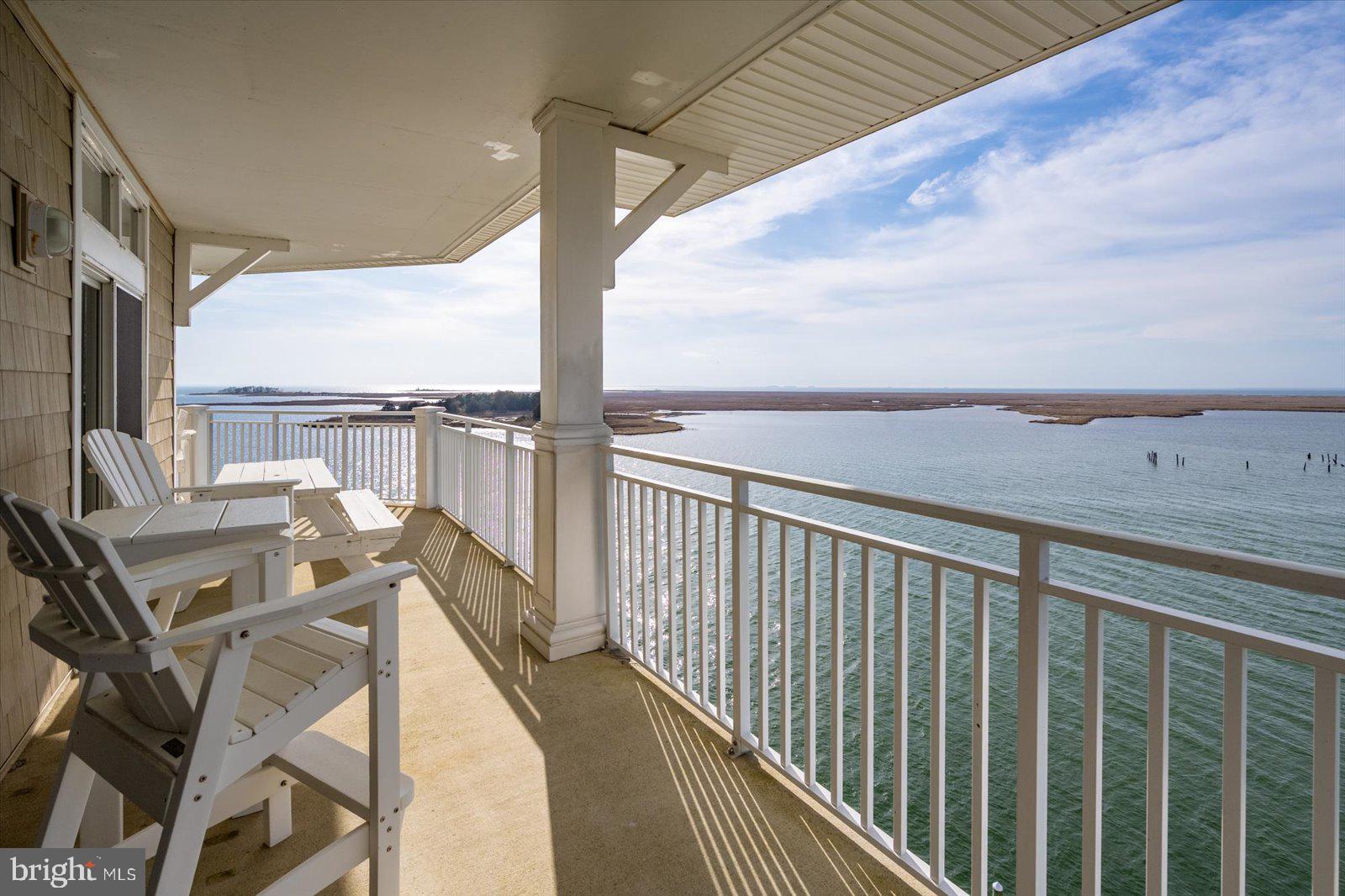 HARBOUR LIGHT CONDOS - Residential